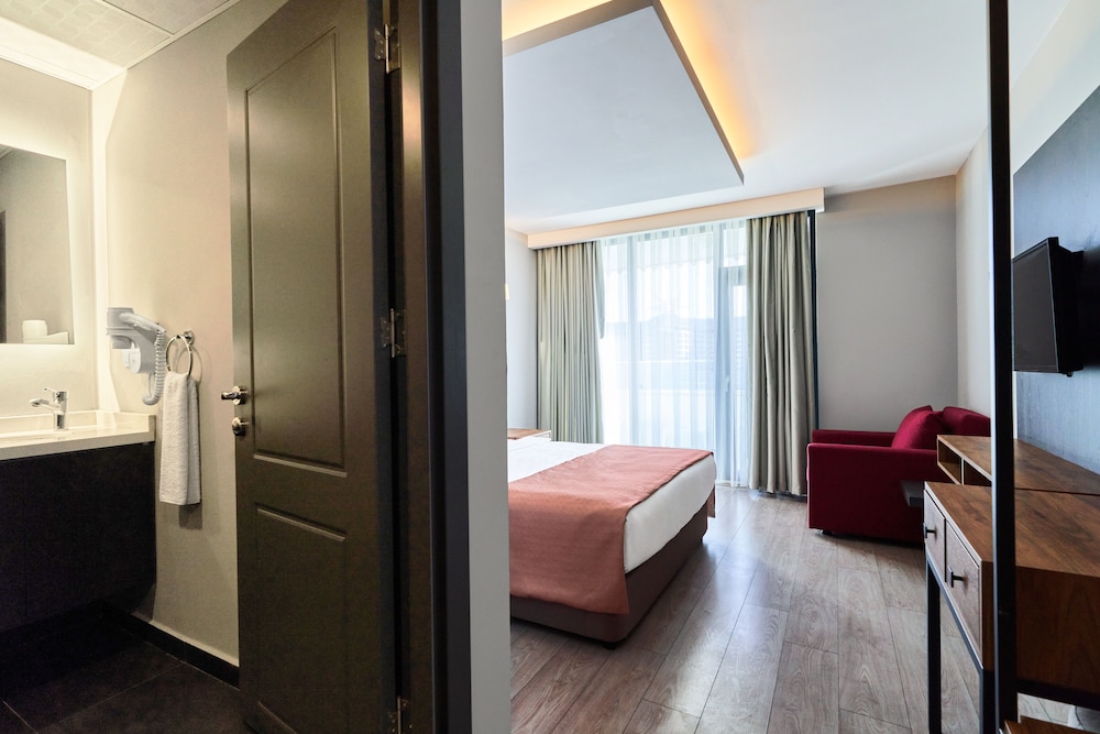 lavia hotels lara