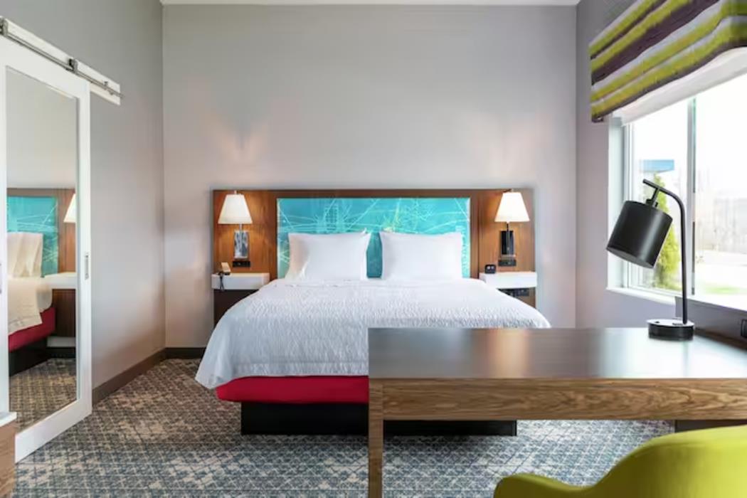 hampton inn and suites manistee waterfront