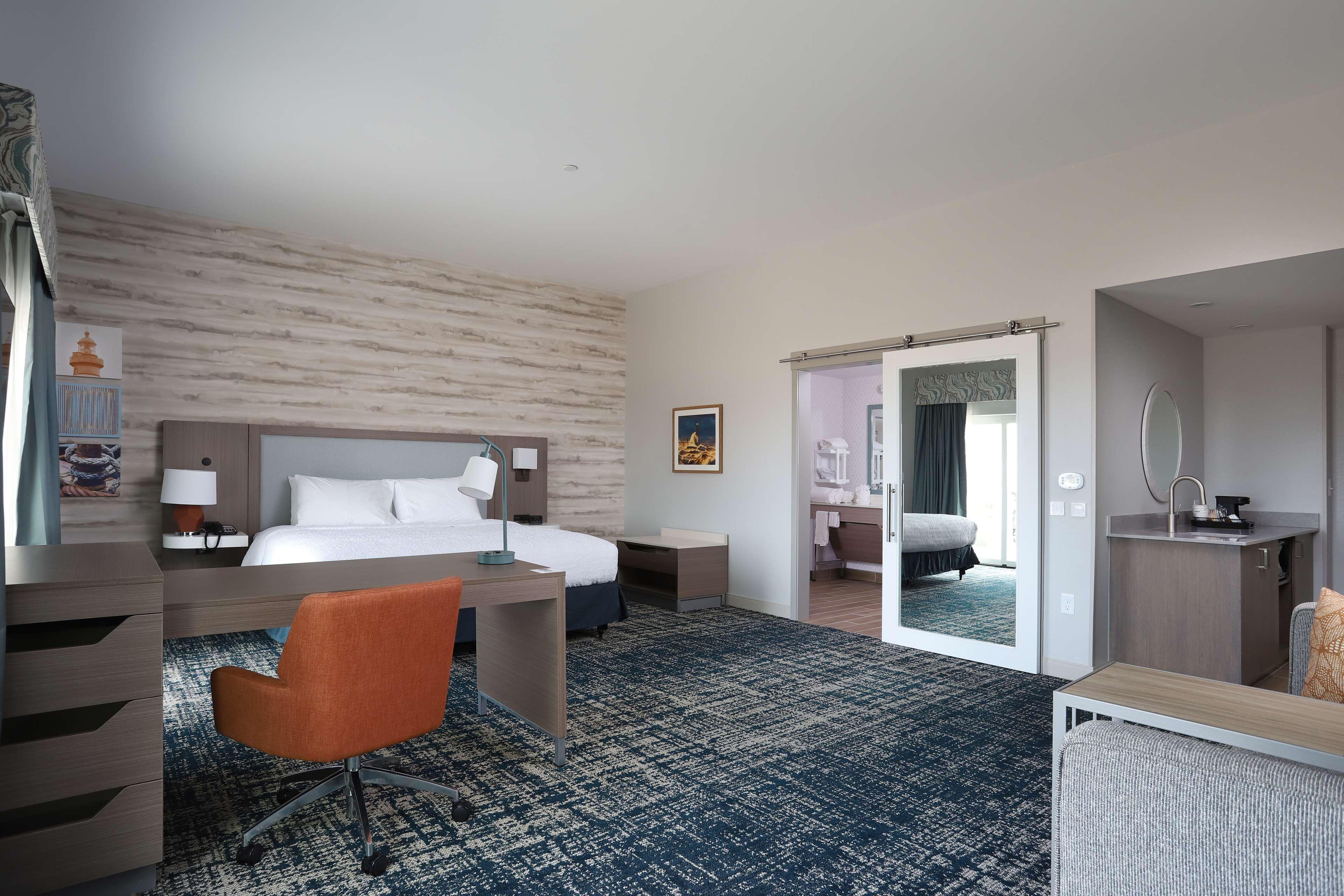 hampton inn and suites manistee waterfront