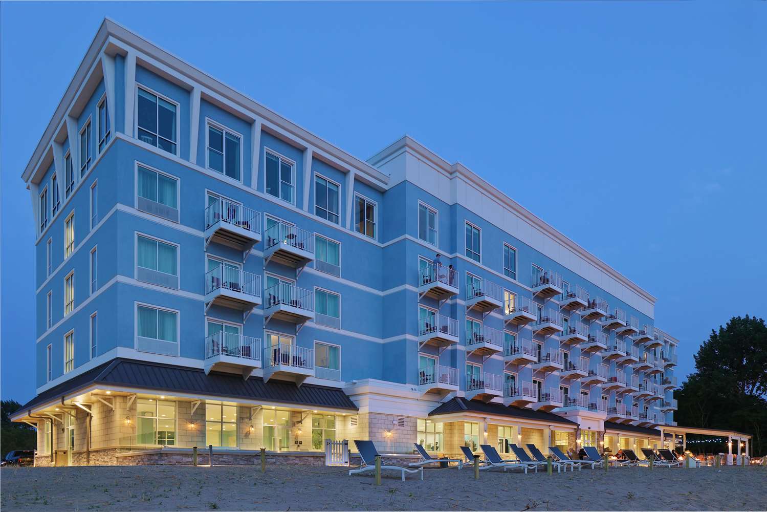 hampton inn and suites manistee waterfront