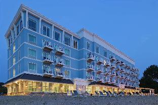 hampton inn and suites manistee waterfront