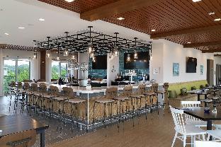 hampton inn and suites manistee waterfront