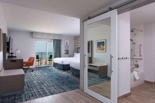 hampton inn and suites manistee waterfront