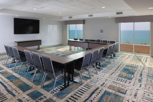 hampton inn and suites manistee waterfront
