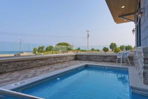 hampton inn and suites manistee waterfront