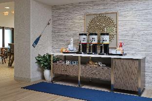 hampton inn and suites manistee waterfront