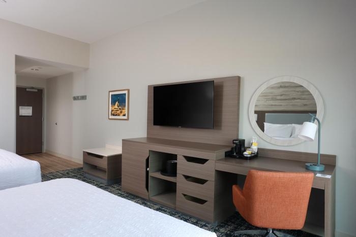 hampton inn and suites manistee waterfront