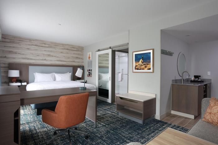hampton inn and suites manistee waterfront
