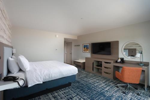 hampton inn and suites manistee waterfront