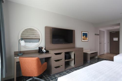 hampton inn and suites manistee waterfront