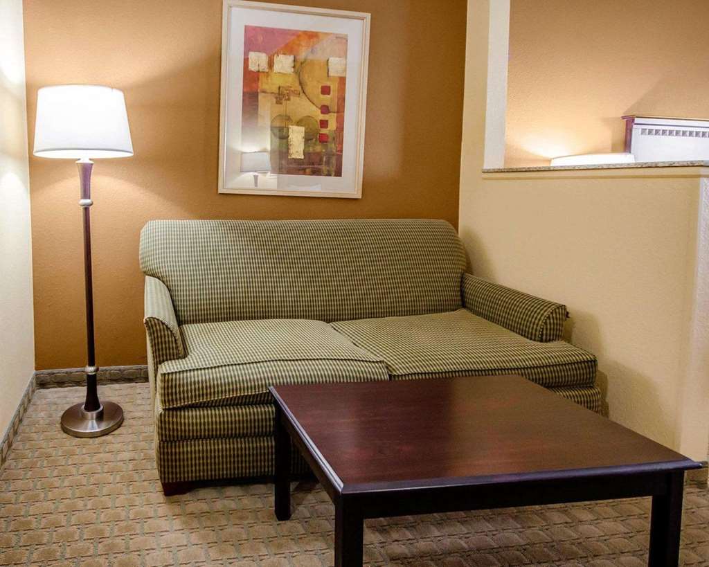 comfort suites louisville east