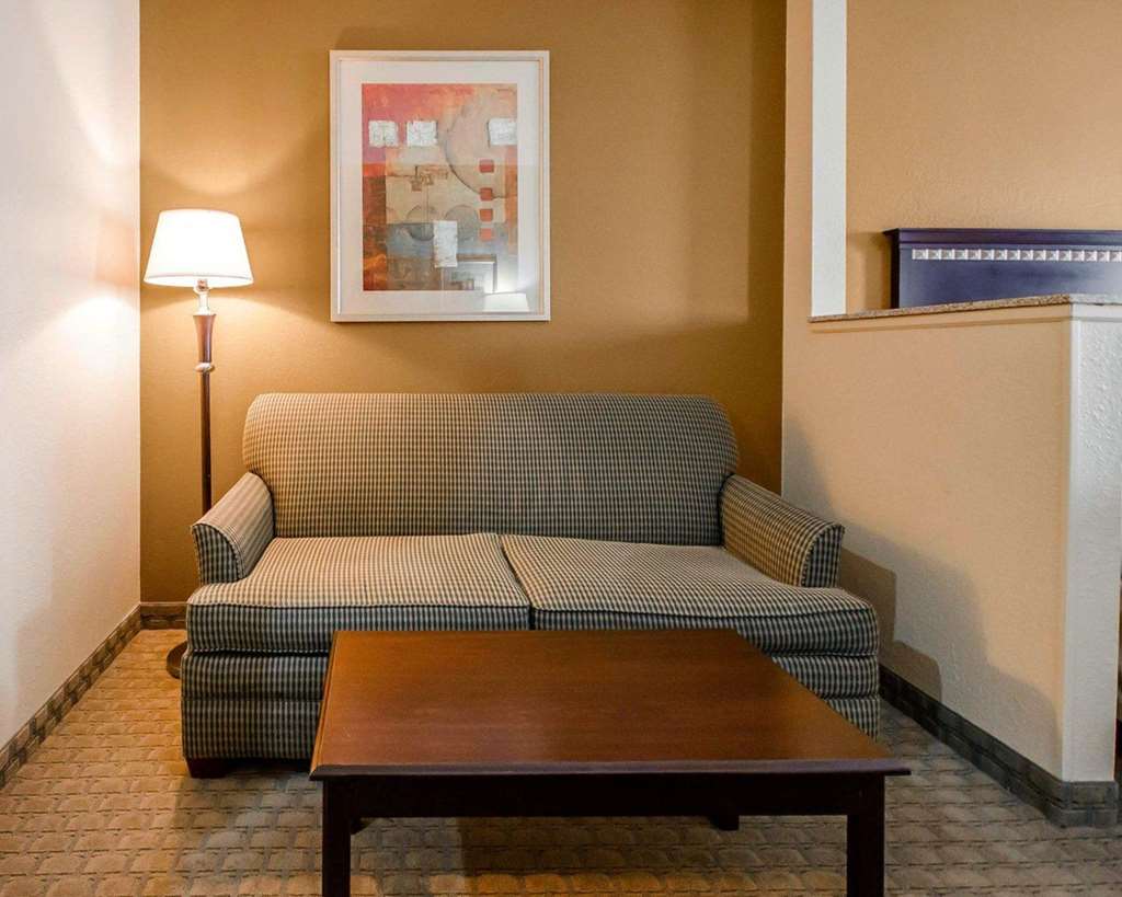 comfort suites louisville east