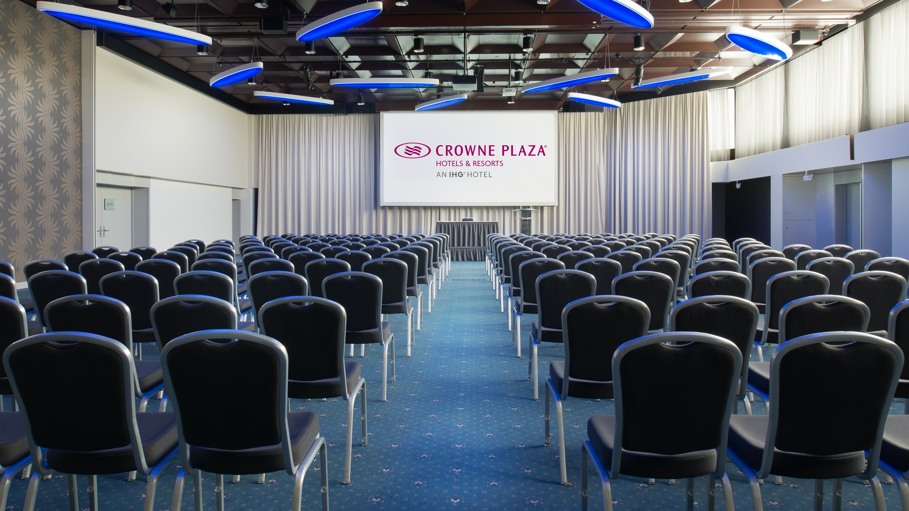 crowne plaza zurich by ihg