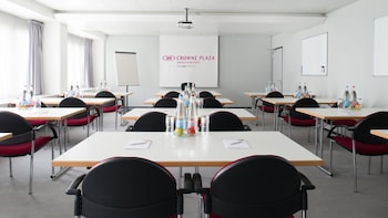 crowne plaza zurich by ihg