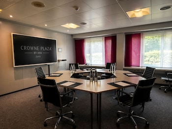 crowne plaza zurich by ihg