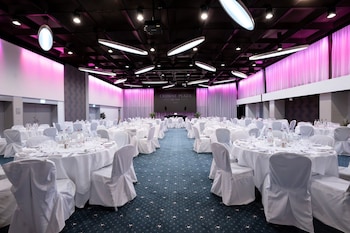 crowne plaza zurich by ihg