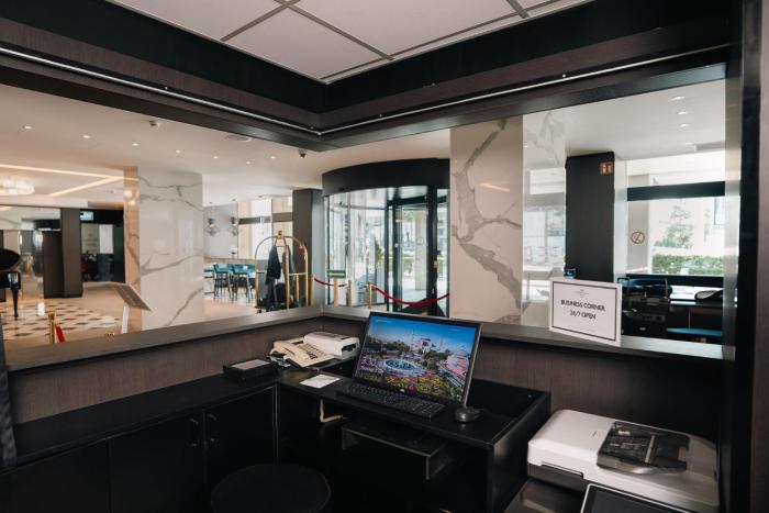 crowne plaza zurich by ihg