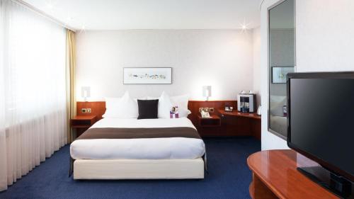 crowne plaza zurich by ihg