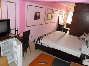 kenbrill hyatt hotel