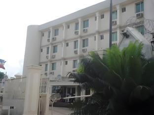 kenbrill hyatt hotel
