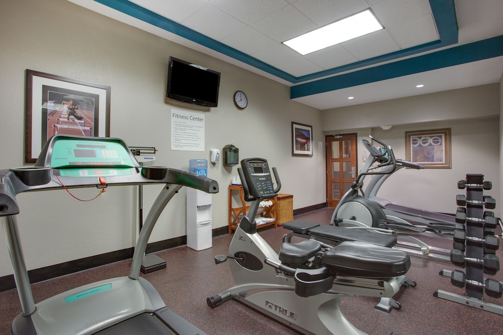 holiday inn express washington dc east andrews afb by ihg