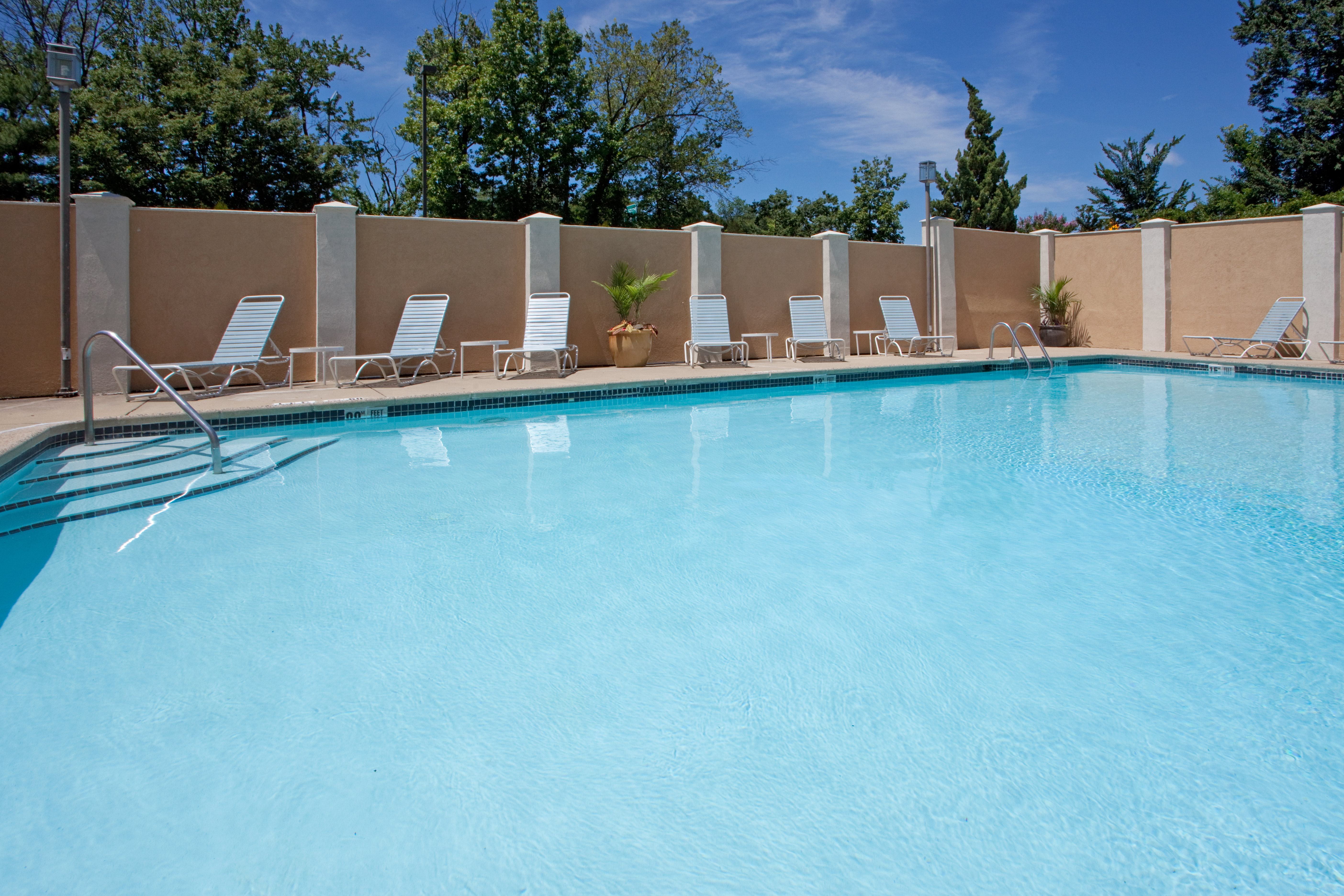 holiday inn express washington dc east andrews afb by ihg