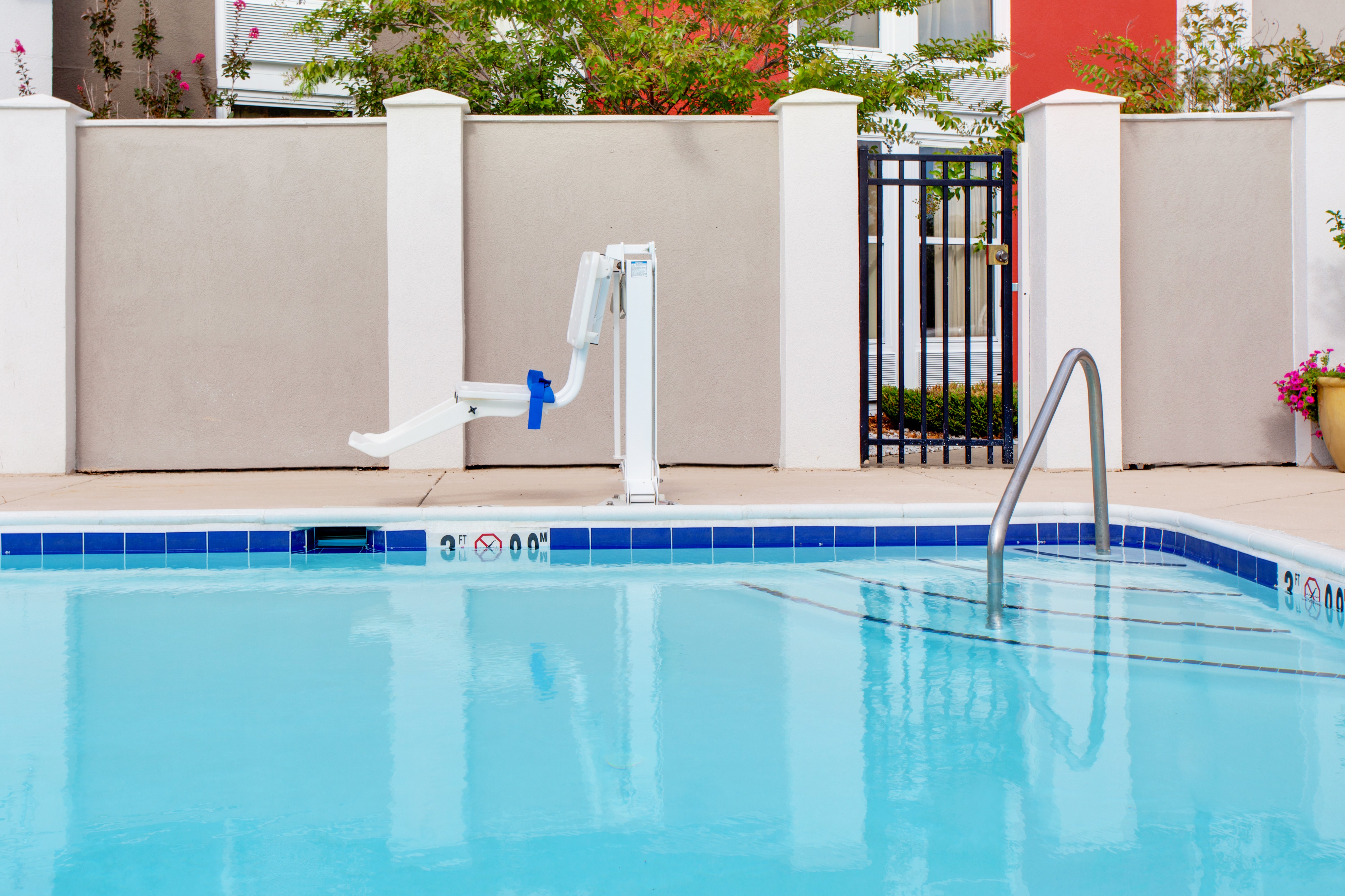 holiday inn express washington dc east andrews afb by ihg