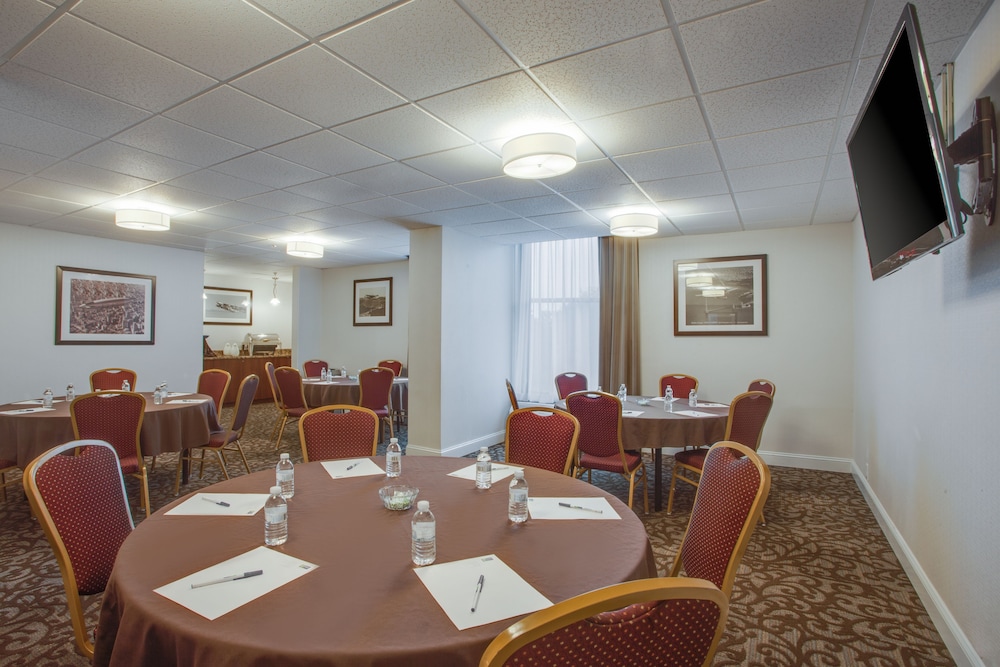 holiday inn express washington dc east andrews afb by ihg