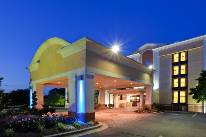 holiday inn express washington dc east andrews afb by ihg
