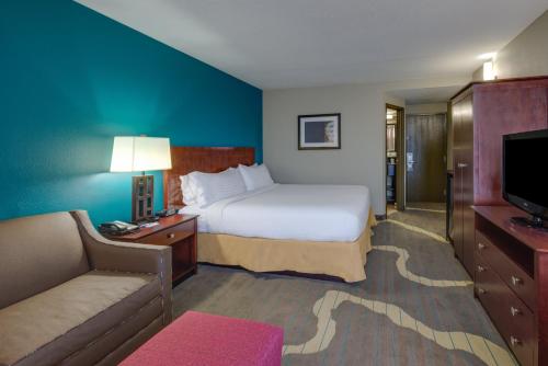 holiday inn express washington dc east andrews afb by ihg