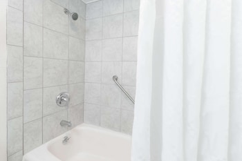 Travelodge By Wyndham Shreveport La,Caddo Parish>>Bossier City,2 star