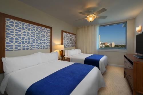 marriotts crystal shores