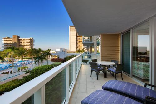 marriotts crystal shores