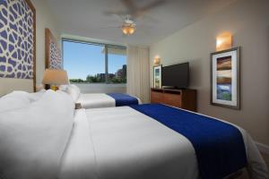 marriotts crystal shores