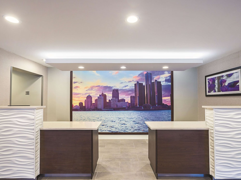 la quinta inn and suites by wyndham detroit utica