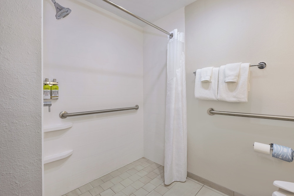 holiday inn express detroit warren by ihg