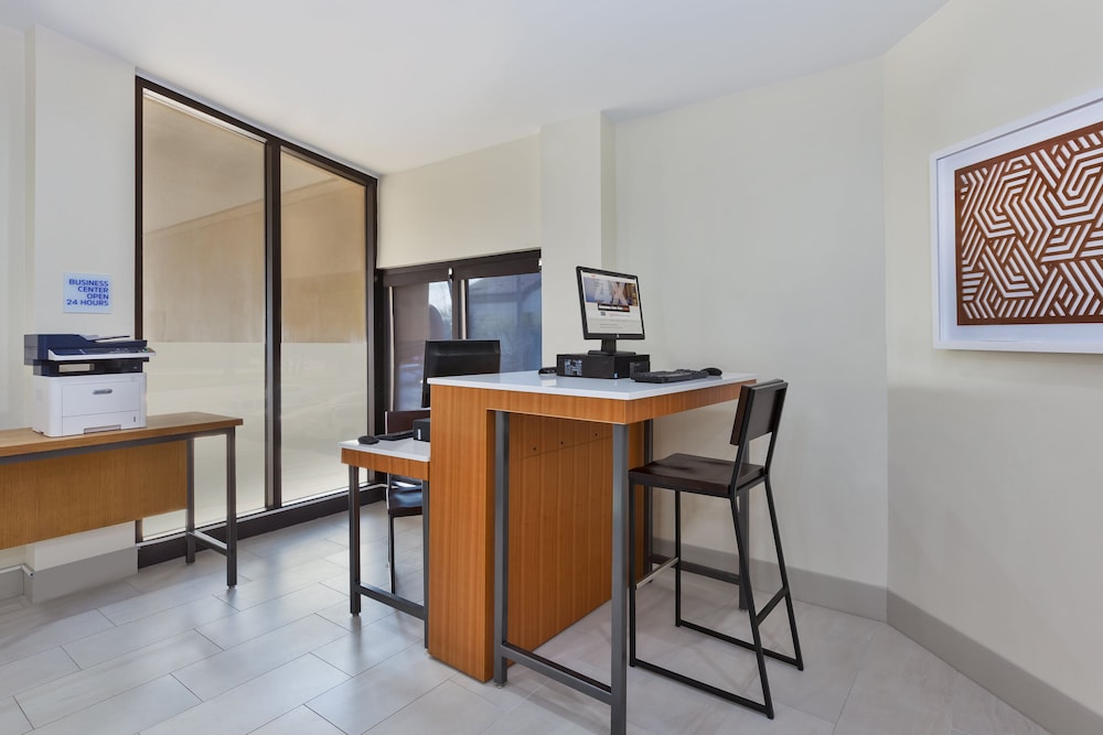 holiday inn express detroit warren by ihg