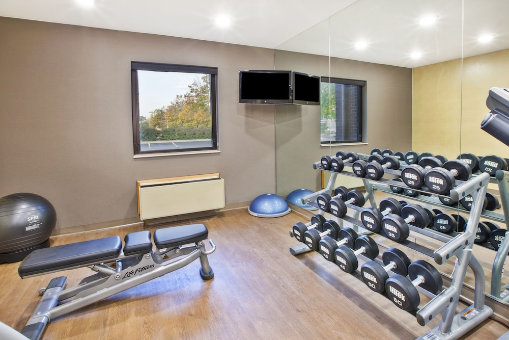holiday inn express detroit warren by ihg