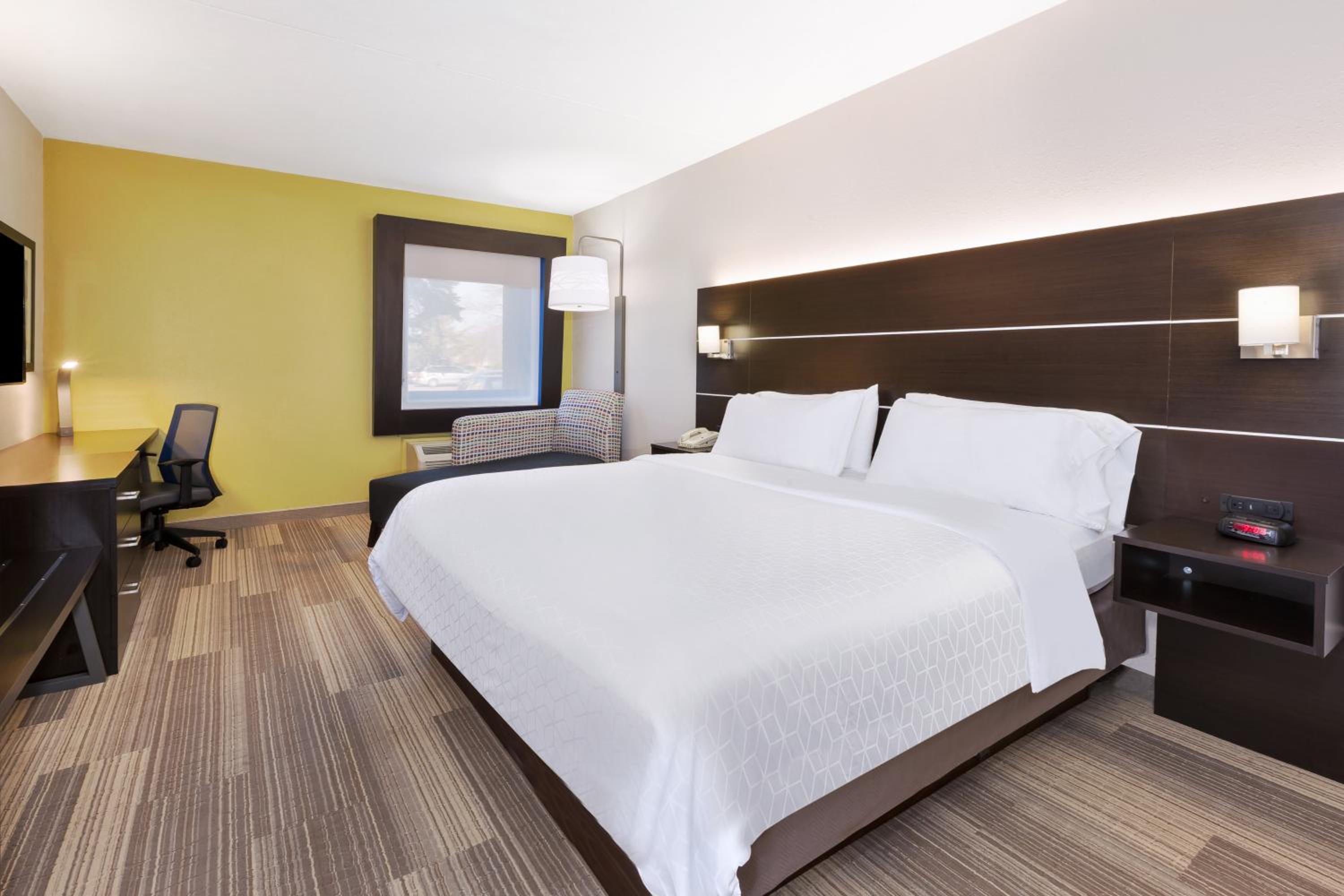 holiday inn express detroit warren by ihg