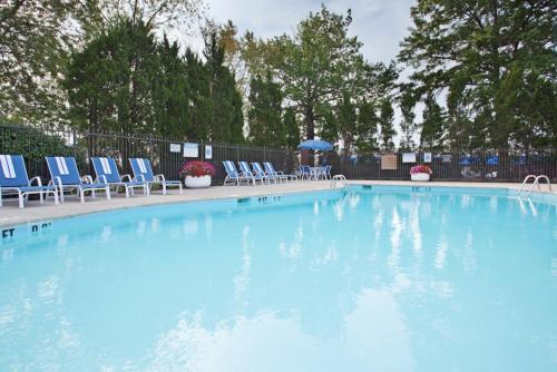 holiday inn express detroit warren by ihg