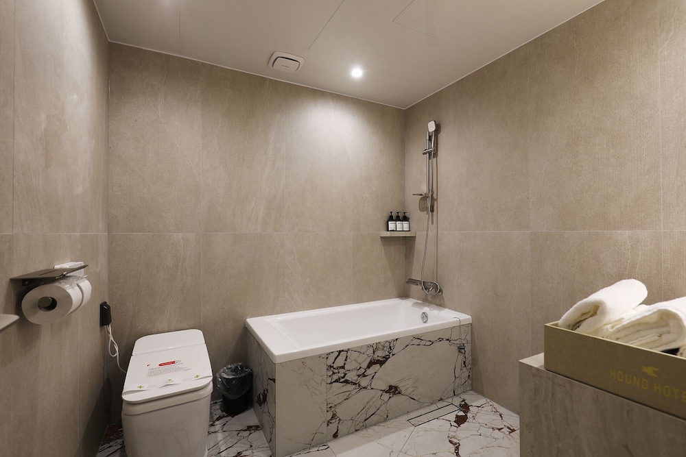 hotel queen incheon airport