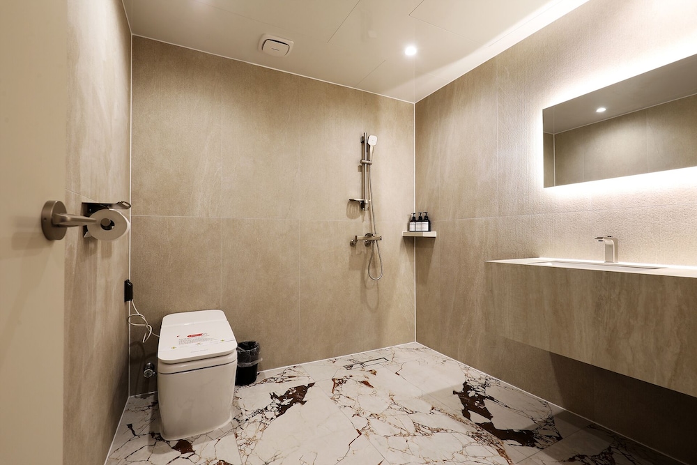 hotel queen incheon airport