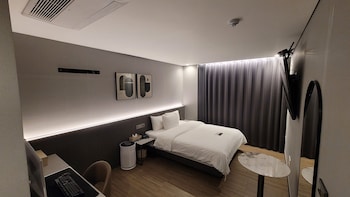 hotel queen incheon airport