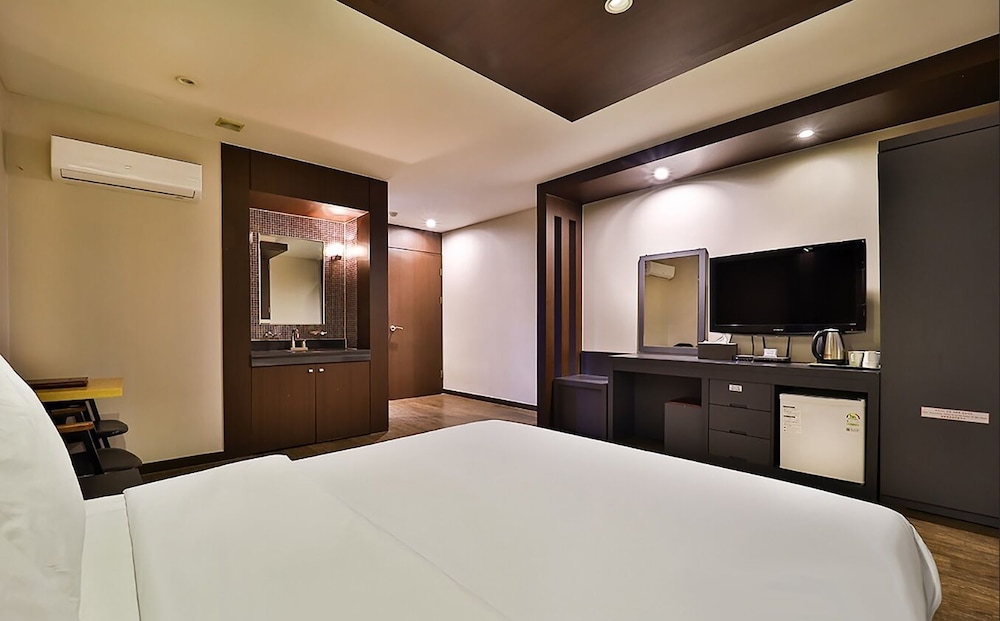 hotel queen incheon airport