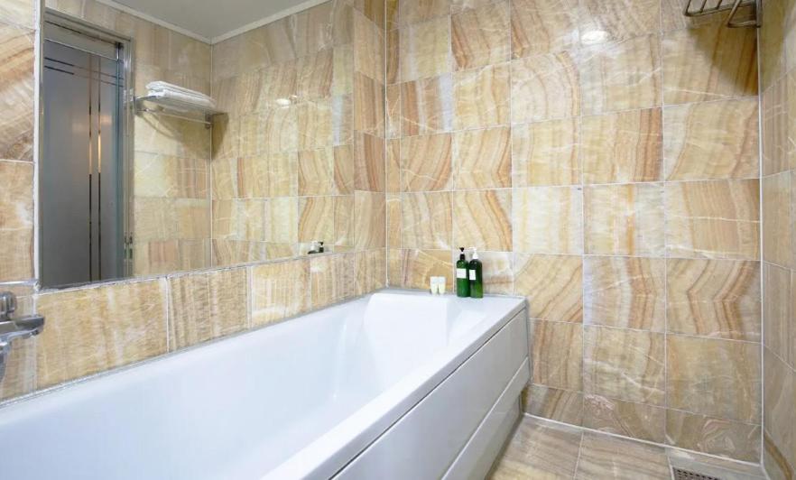 hotel queen incheon airport