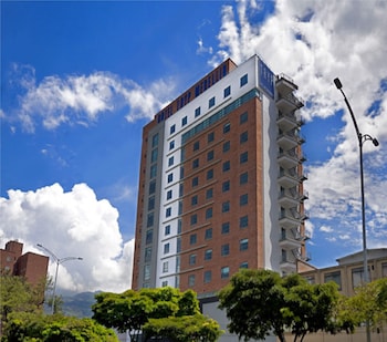 tequendama hotel medellin estadio