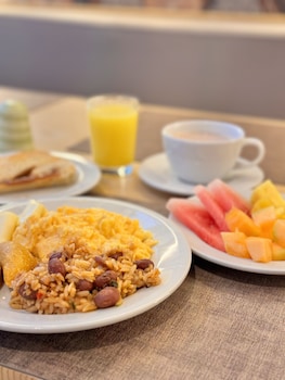 tequendama hotel medellin estadio