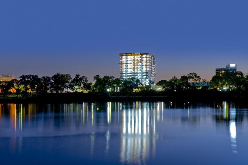 the edge apartment hotel