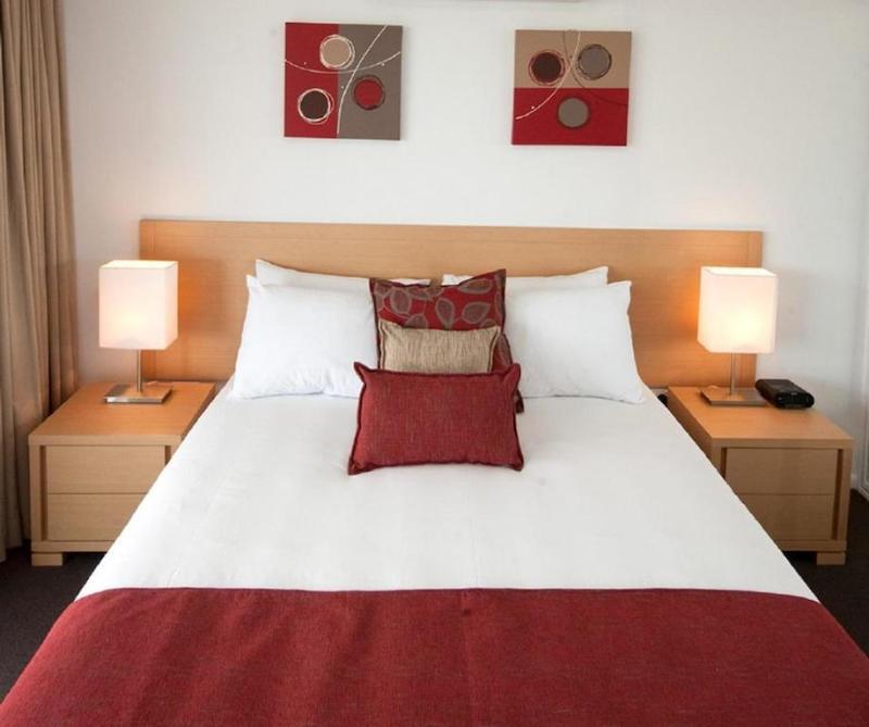 the edge apartment hotel