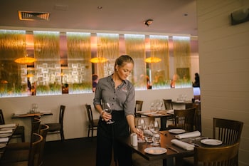 the edge apartment hotel